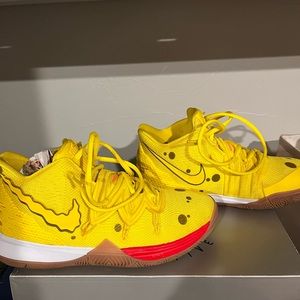 Kyrie 5 SBSP, size 4Y